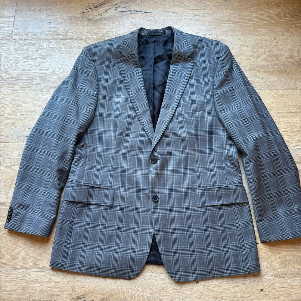 Boss Hugo Boss Plaid Men's Sport coat wool sz 46 R pristine cond price firm!
